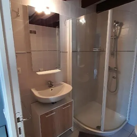 Sur A 500 M De La N 4 * Soulac-sur-Mer